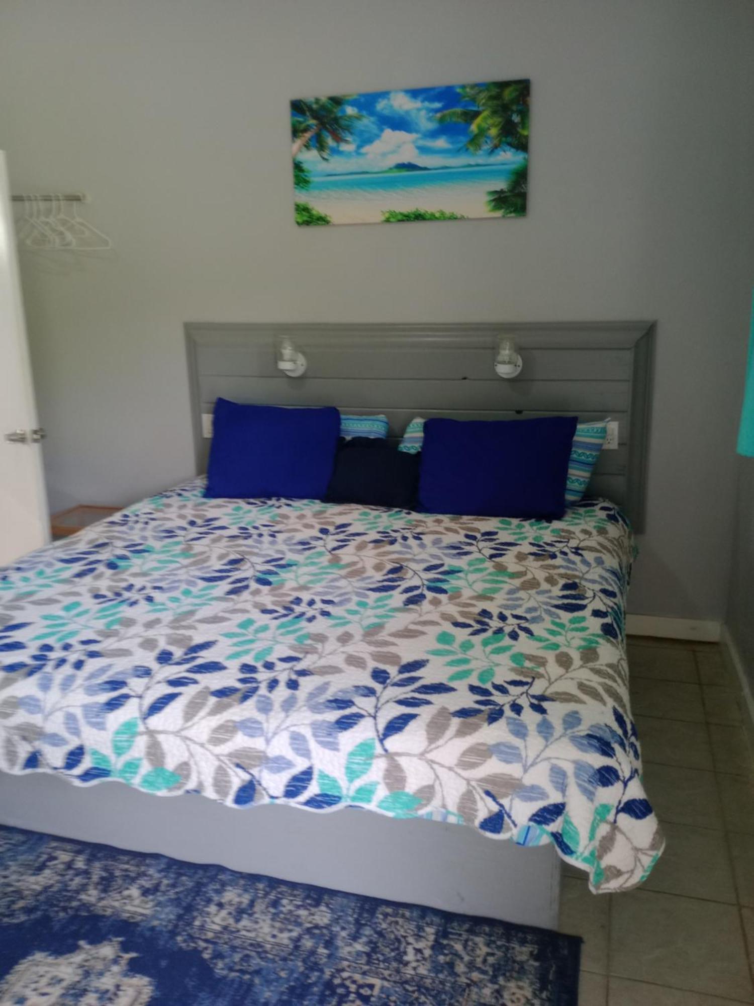 Surfers Manor Motel Gregory Town Екстериор снимка